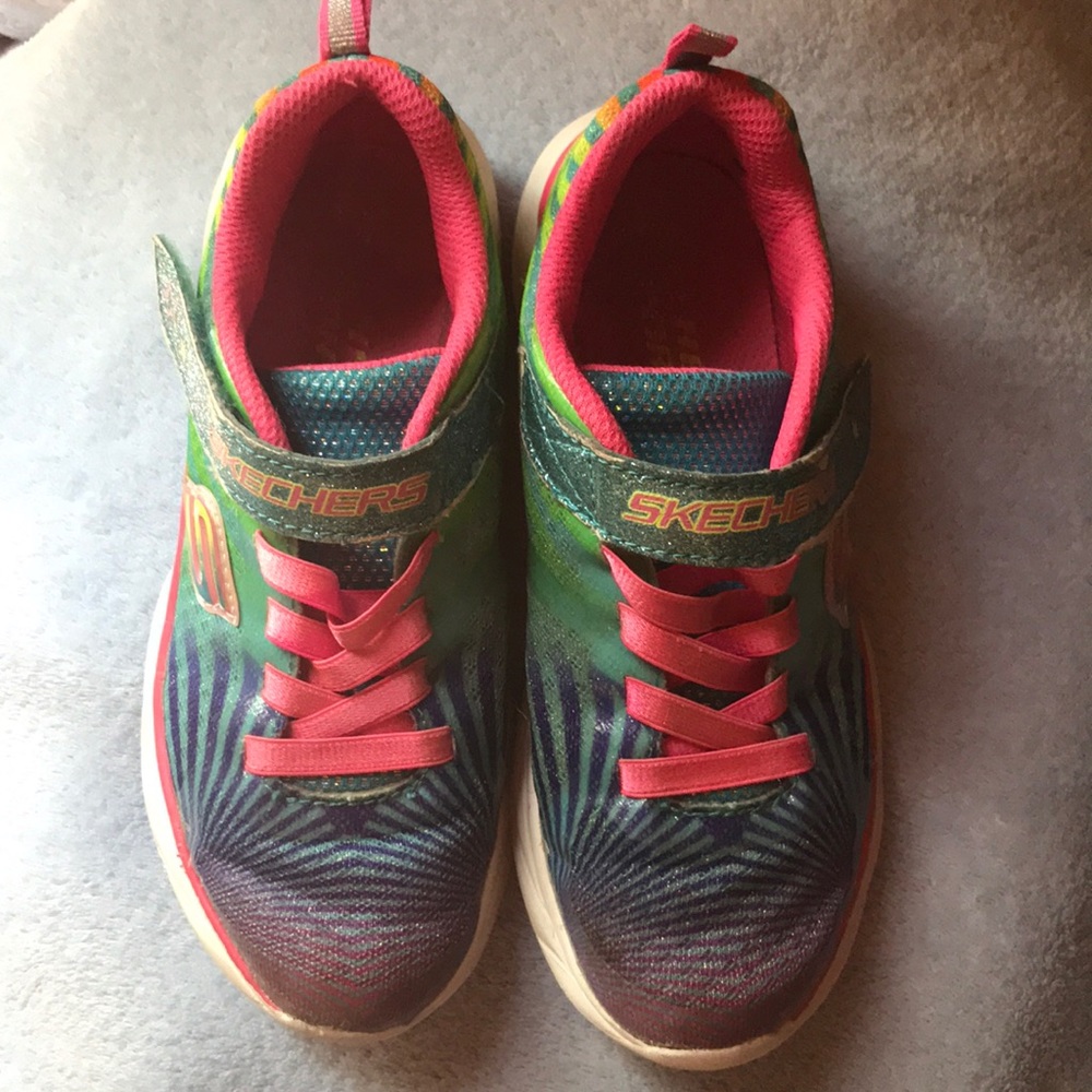 Skechers sneakers girls size 13 - great condition!